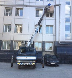 Автовышка в работе